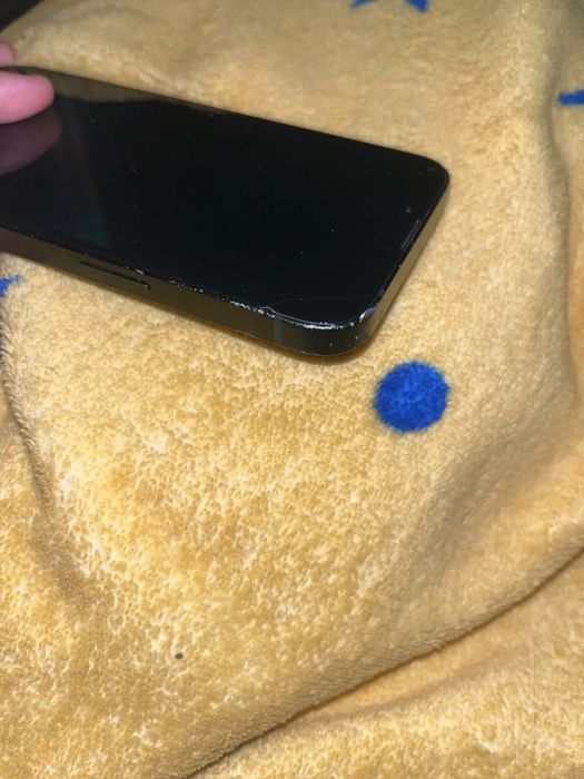 VAND IPHONE 13 liber pe orice retea