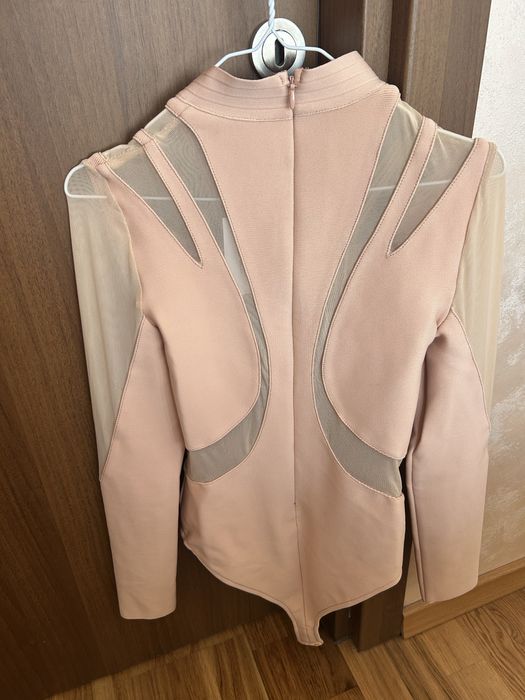 Karen Millen бандажно боди с изрязани мотиви НОВО