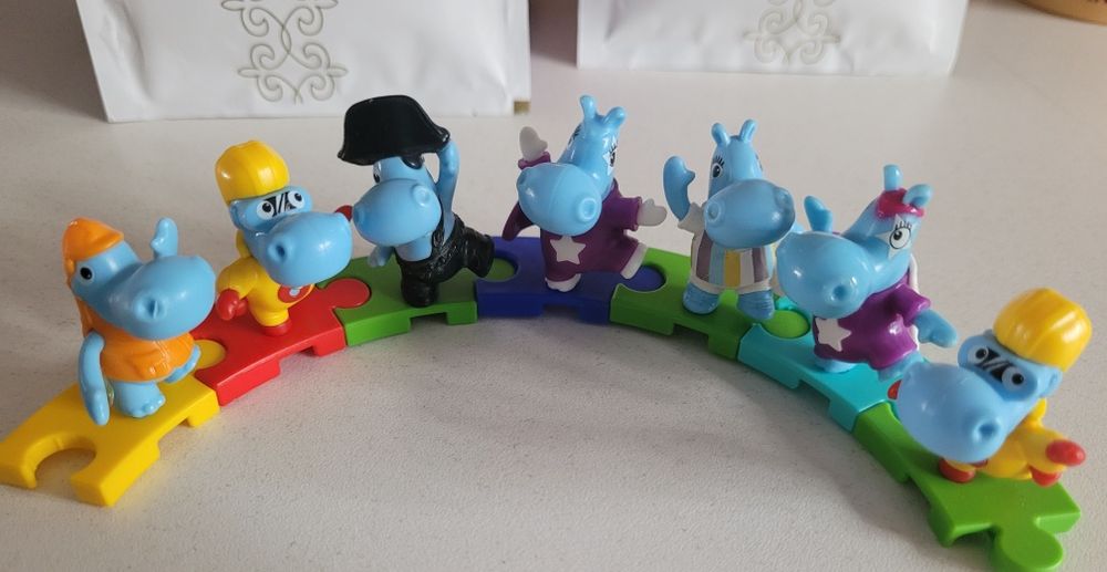 Продам киндер бегомот