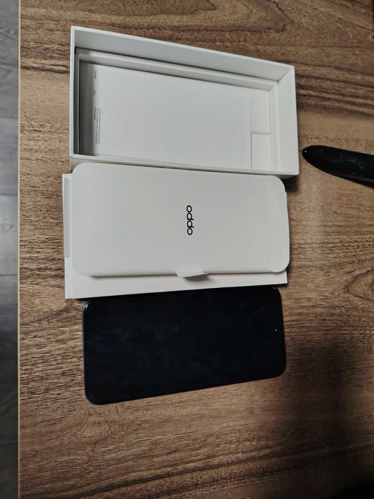 Oppo чисто нов не използван