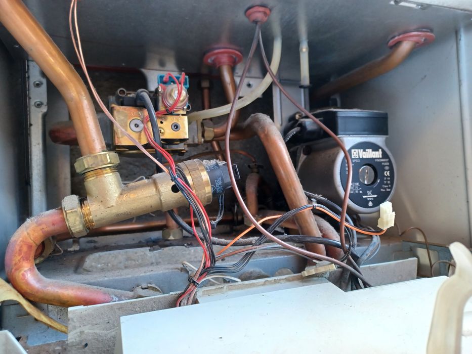 Centrala termica Vaillant VU INT 242/2-5