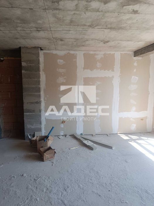Продава се нов тристаен ап. в Банишора!