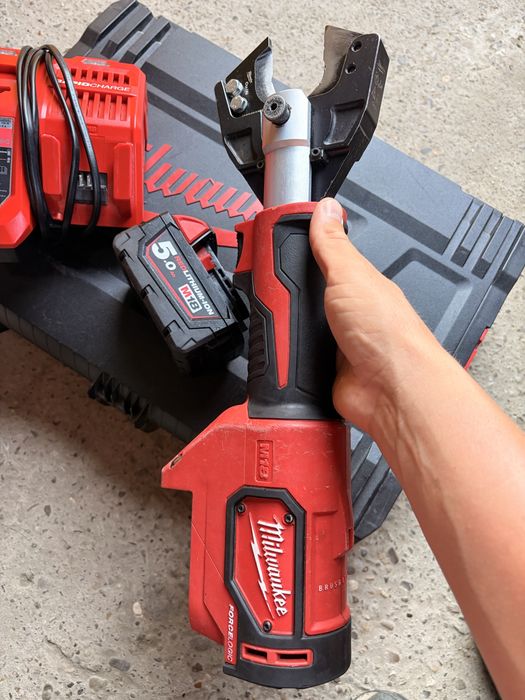 Milwaukee M18 HCC tăietor cabluri