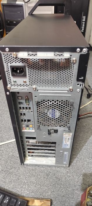 Работна станция Lenovo ThinkStation S20 (Xeon / 8GB RAM / 320GB / GTX 280)