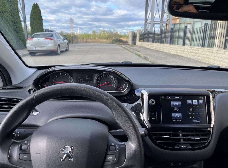 Peugeot 208 2015-1.2 benzina