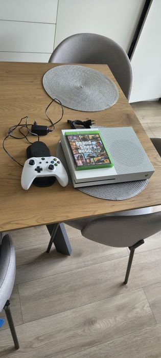 Xbox One  S / GTA 5