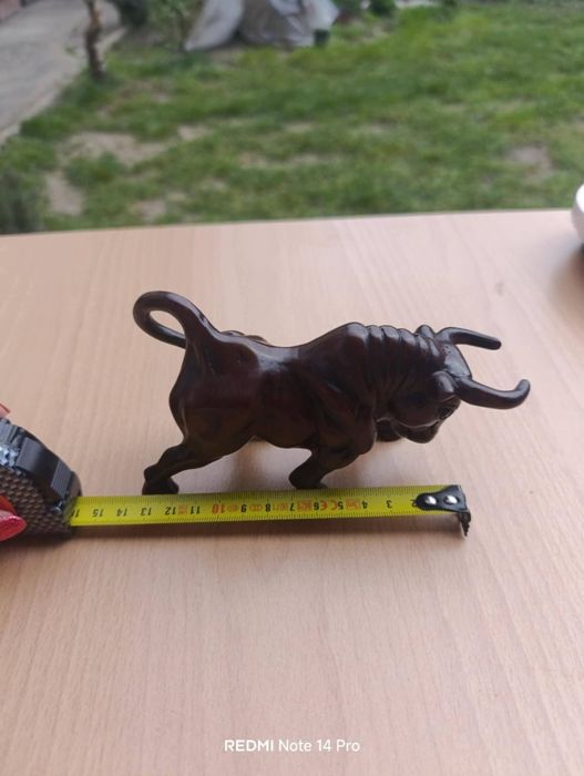 Статуетка на Бик