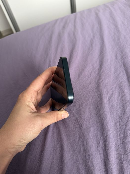 Vand iphone 13 in stare  buna