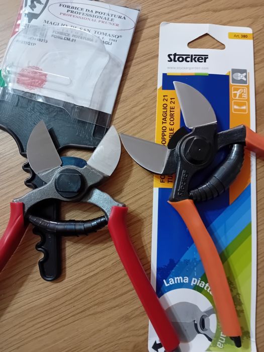 Foarfeca profesionala petru gradina cu tăiș dublu