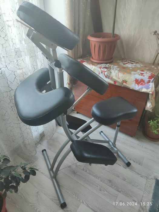 Продам массажное кресло
