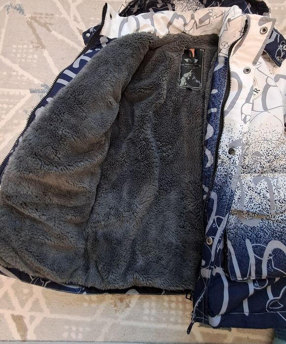 Продам зимнюю куртку для мальчика