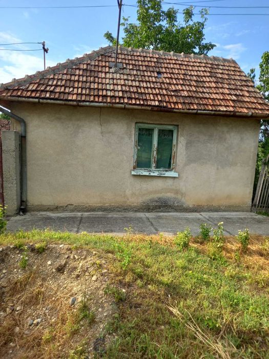 Vand casa in Iratosu Nr 434  1036Mp