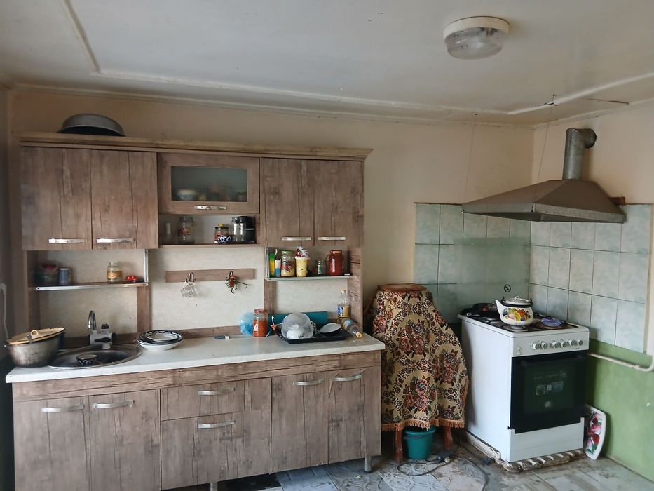 Arzon Uy sotiladi 3 sotix 3 xona Nurafshon sh.