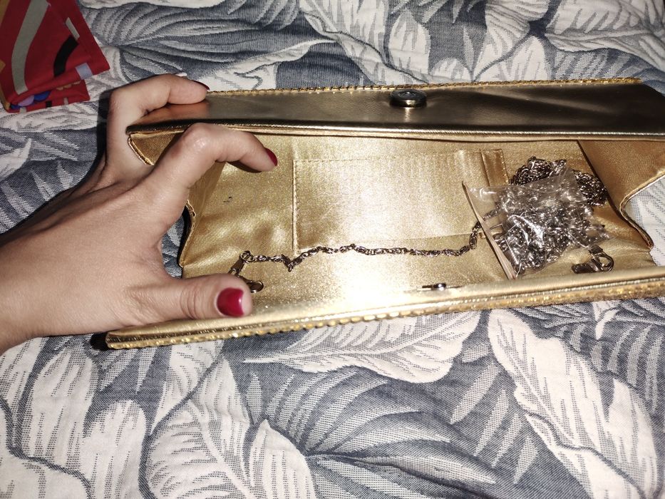 Клатч женский золотого цвета