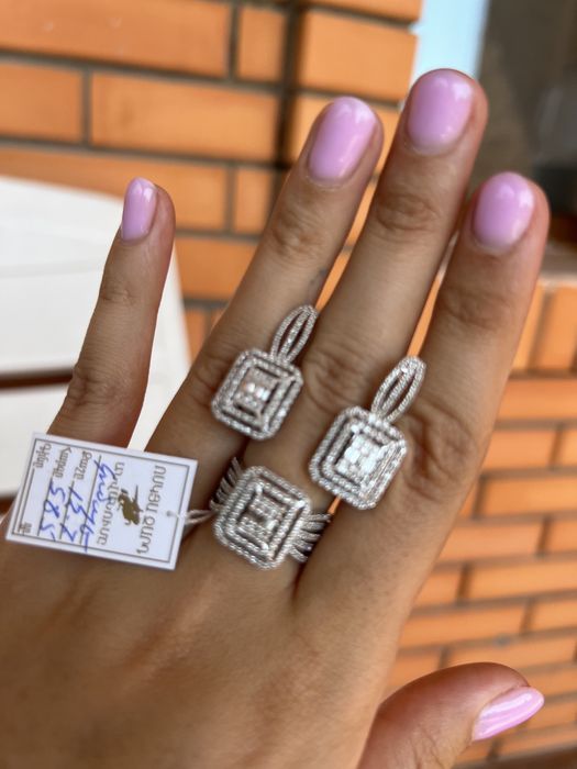 Продам комплект бриллианты