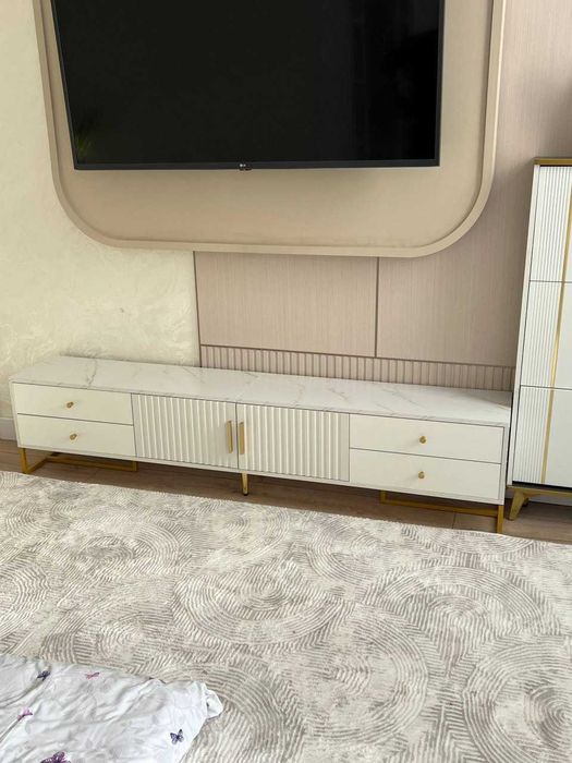 Тумба под телевизор 180x40x30cm  MDF
