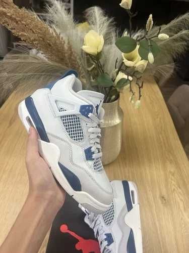 Sneakers Jordan4 Military Blue cu eticheta (nu Nike, Gucci, Adidas, Balenciaga)