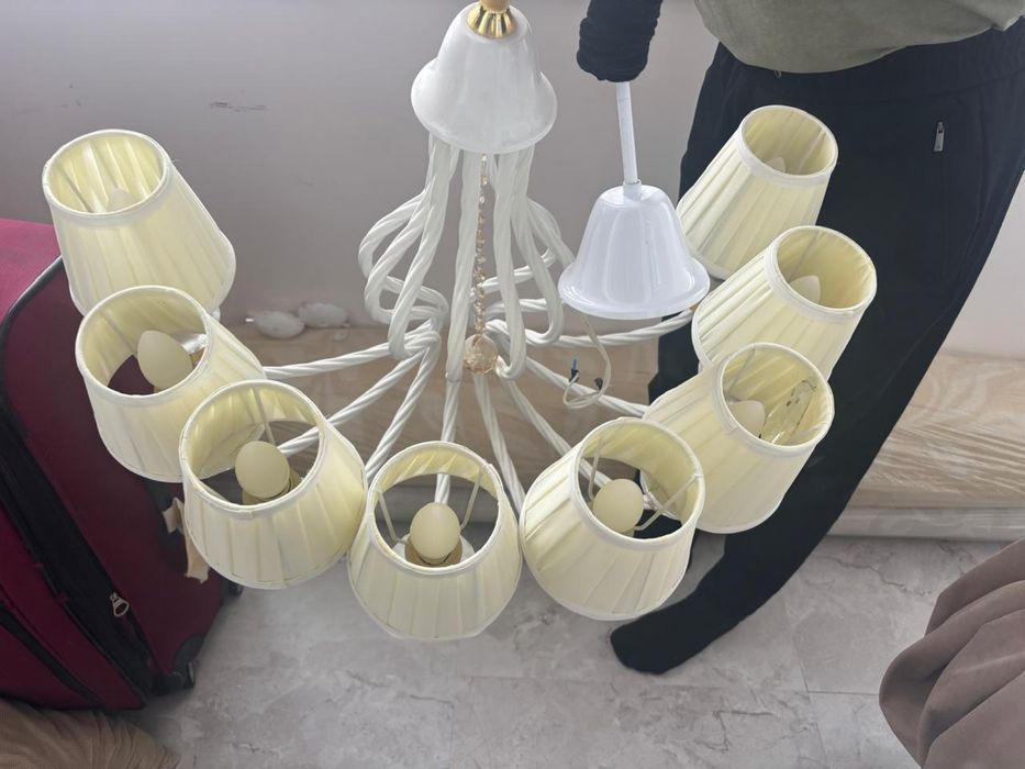 Люстры большие 30к