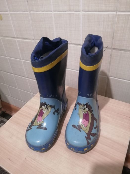 Резиновые сапоги продам