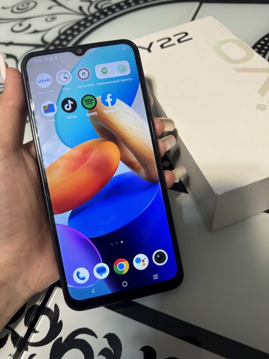 продам телефон VIVO Y22
