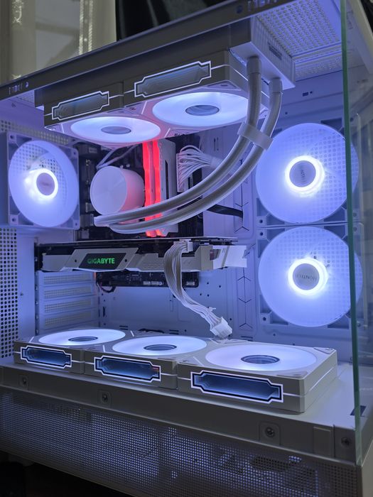 White Gaming PC — i7-8700 / RTX 2060 / 16GB RAM