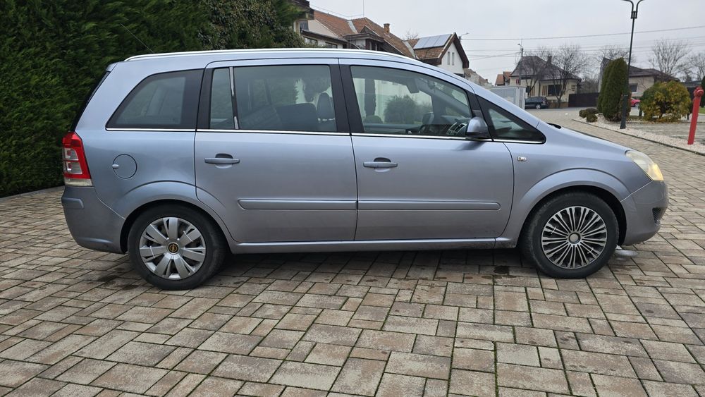 Opel Zafira 7 locuri