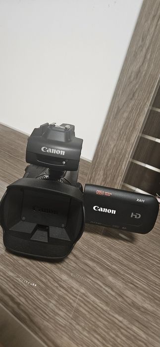 Canon XA11 cameră video profesională + 3 acumulatori + încărcător