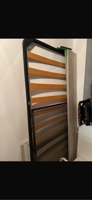 Продаётся одноместная кровать с матрасом