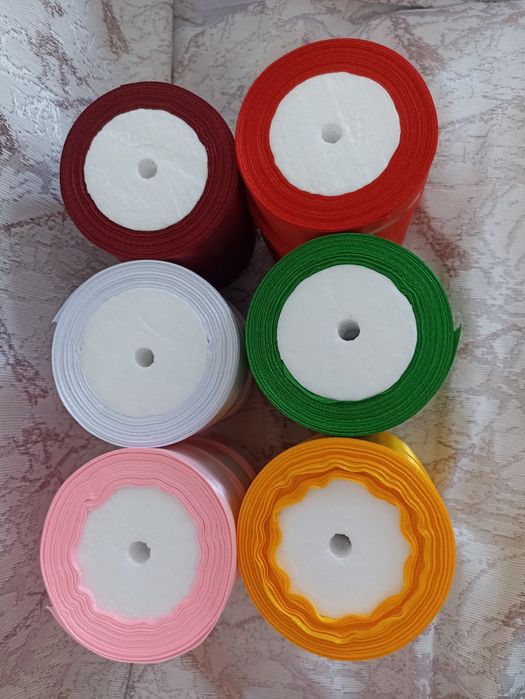 Предлагам сатенени ленти 4 см