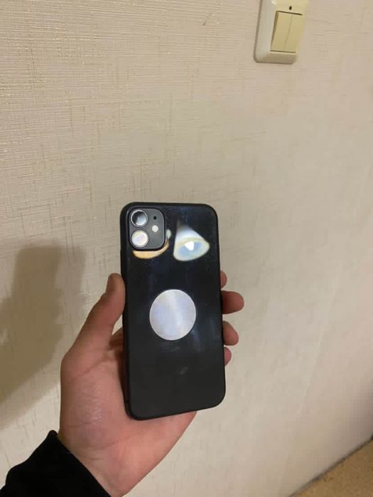 айфон 11 64/79%