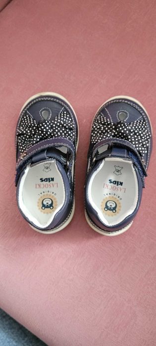 Vand sandale marimea 20