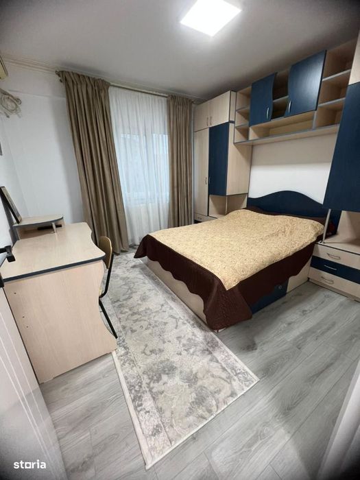 3 cam dec 80 mp living plus 2 dormitoare zona alexandru cel bun 550 e