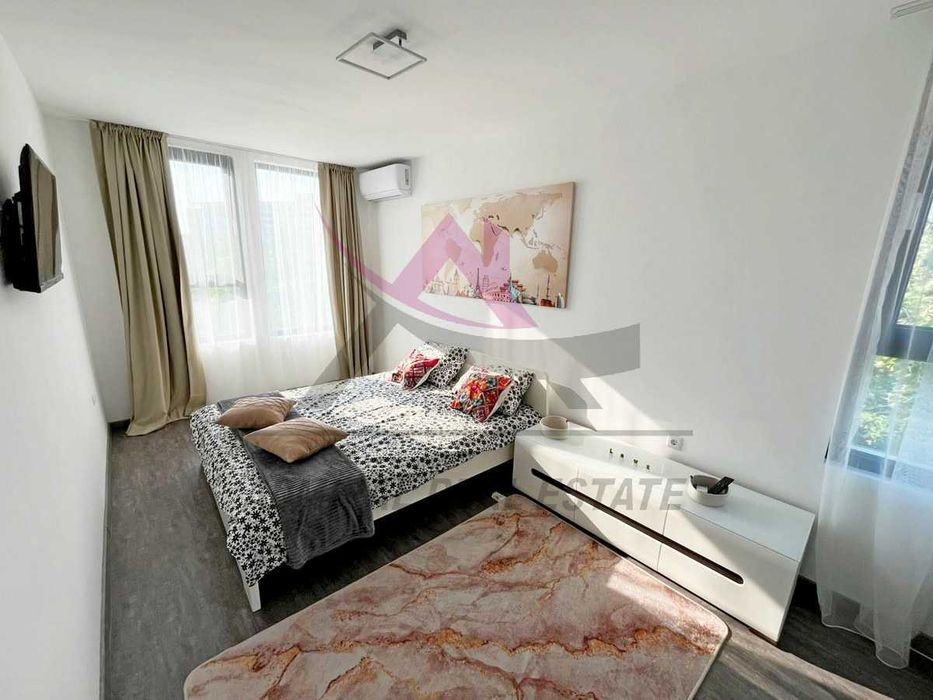 Дава се под наем Тристаен апартамент в Варна, Център - 100 кв.м за 950 € - Снимка #2