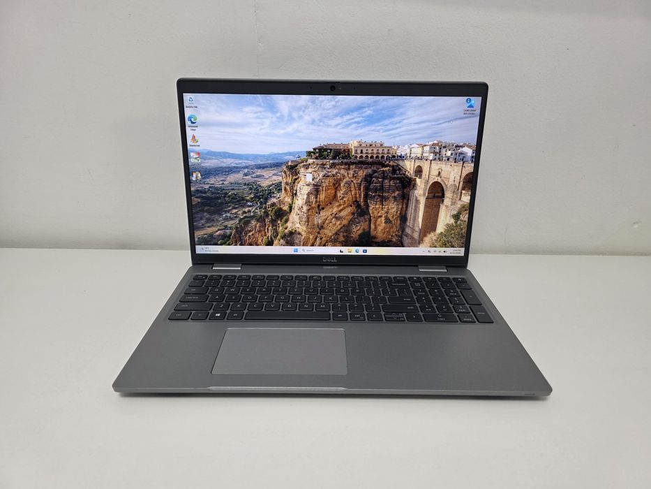 Laptop Dell Latitude 5520 i5-10310U 16gb 256ssd 15.6 FHD . Garantie 1 an