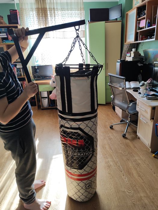 Продам боксёрскую грушу