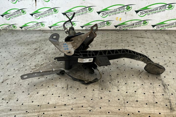 Pedala ambreiaj Ford Focus a 2-a generatie