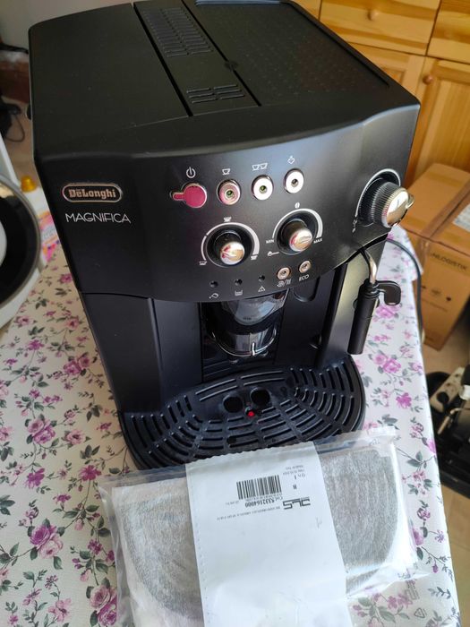 Delonghi magnifica  Esam 4000 B ex:1