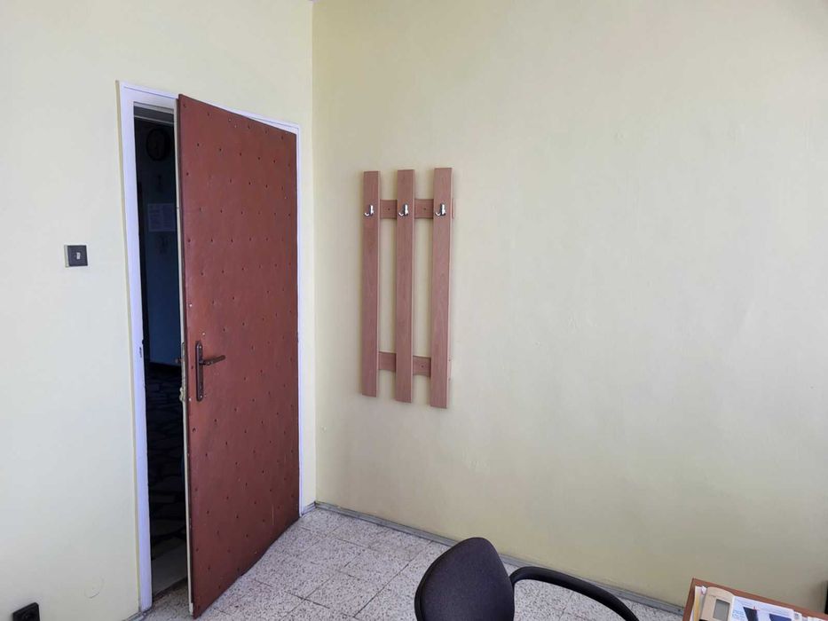 Дава се под наем Офис в Бургас, Център - 15 кв.м за 119.34 € - Снимка #4