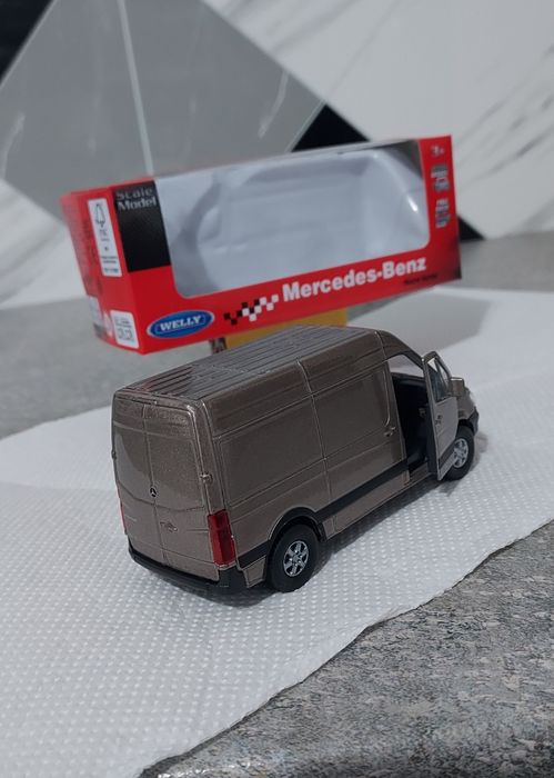 Macheta Mercedes Benz Sprinter Van+motoras-Welly  1/34-masinuța,dubița