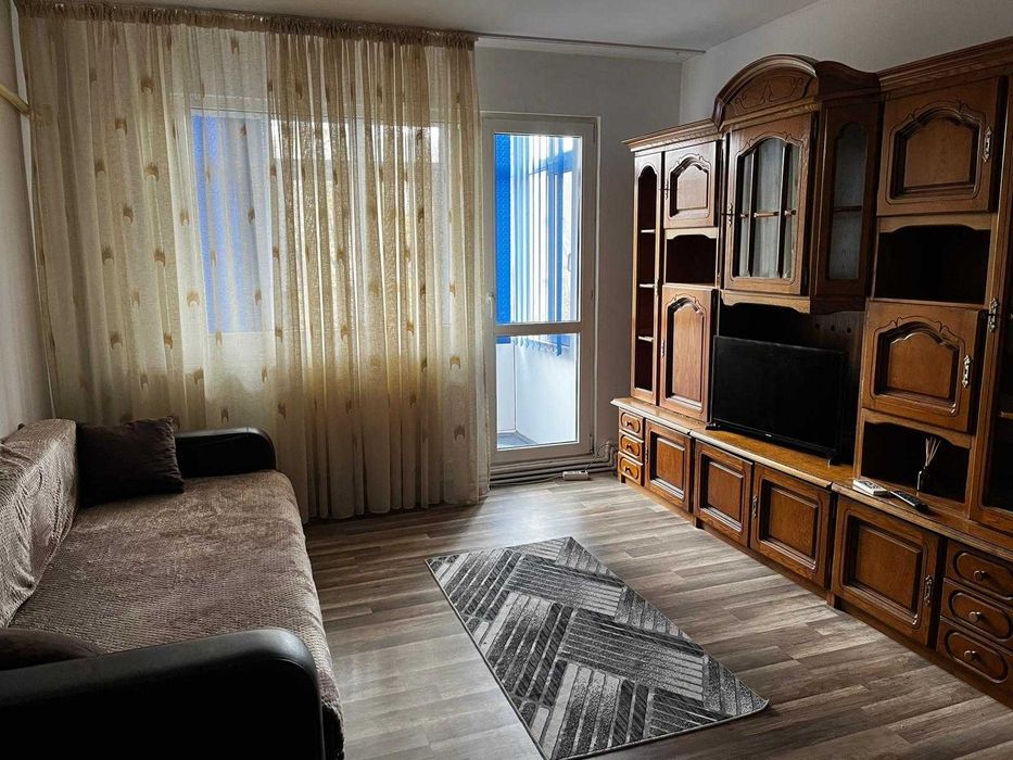 Închiriez apartament