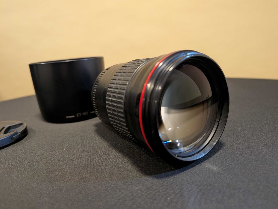 Canon EF 135mm f/2L USM - Obiectiv legendar de portret