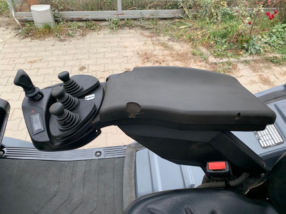 De vanzare sau da inchiriat stivuitor Linde H30 D