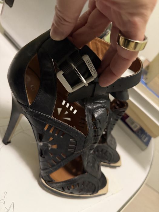 Сандали GUESS, черни кожени