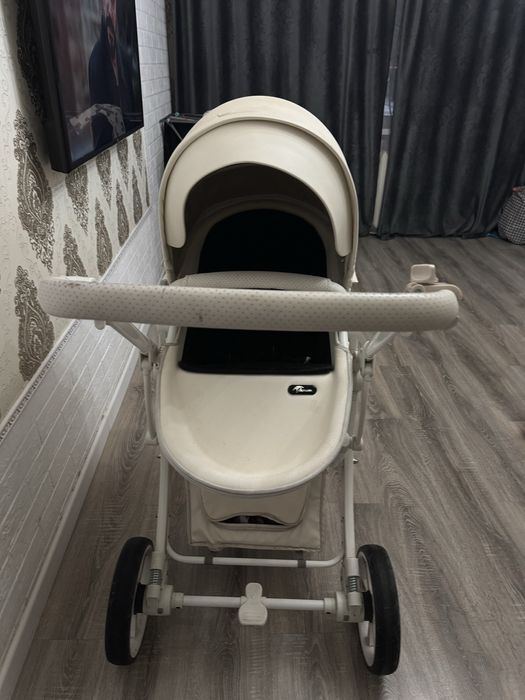 Срочно продам коляску