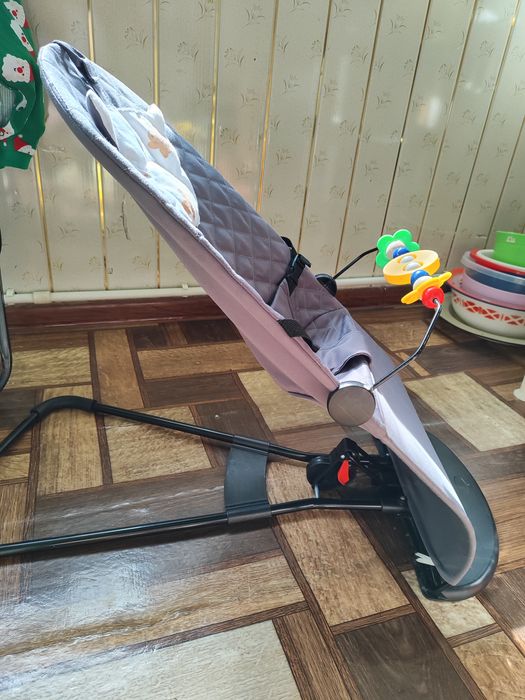 Продаётся детский шезлонг