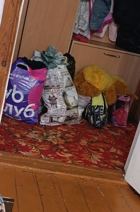 Отдам даром детские вещи
