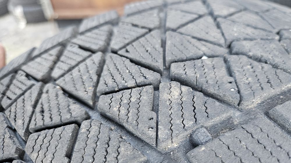 2бр гуми 225 65 17 бриджстоун bridgestone