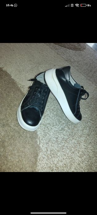 Pantofi sport eleganți negri , comozi, stare bună
