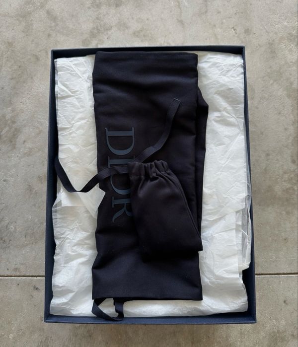 Dior B22 Black Reflective