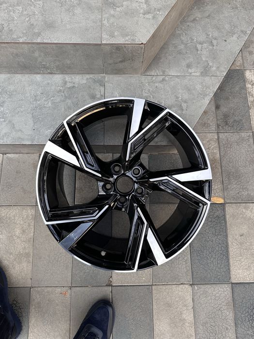 Diska Balon 235/45/R18